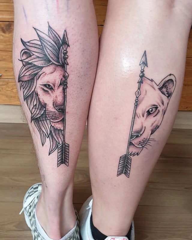 tattoo femenino leon para la pierna 41