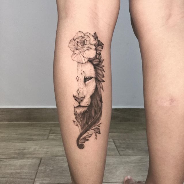 tattoo femenino leon para la pierna 44