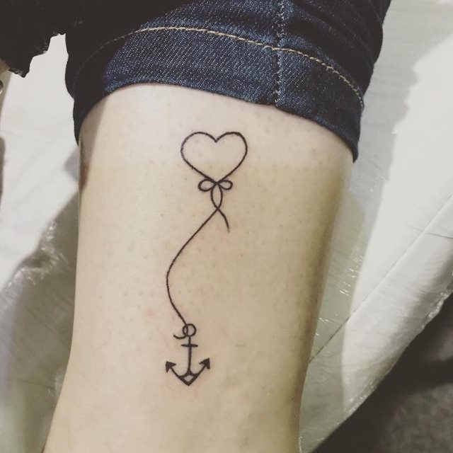 tattoo femenino minimalista 22