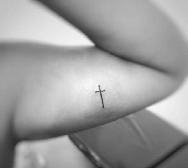 tattoo femenino minimalista 88