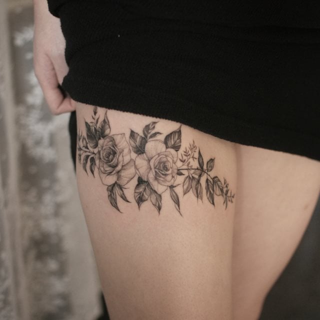 tattoo femenino para el muslo 86