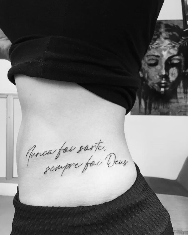 tattoo femenino para la cintura 42