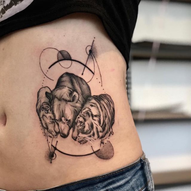 tattoo femenino para la cintura 46