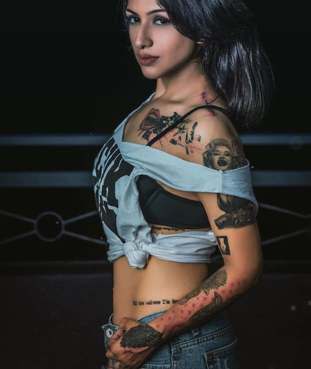 tattoo femenino para la cintura 48