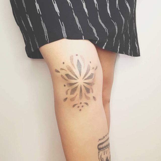 tattoo femenino para la rodilla 29