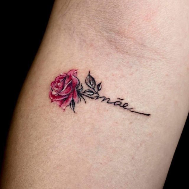 tattoo femenino pequeno rosa 02