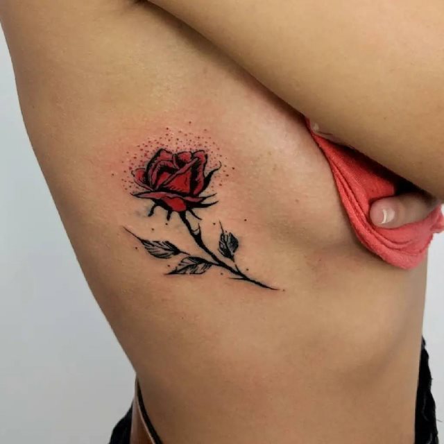 tattoo femenino pequeno rosa 82