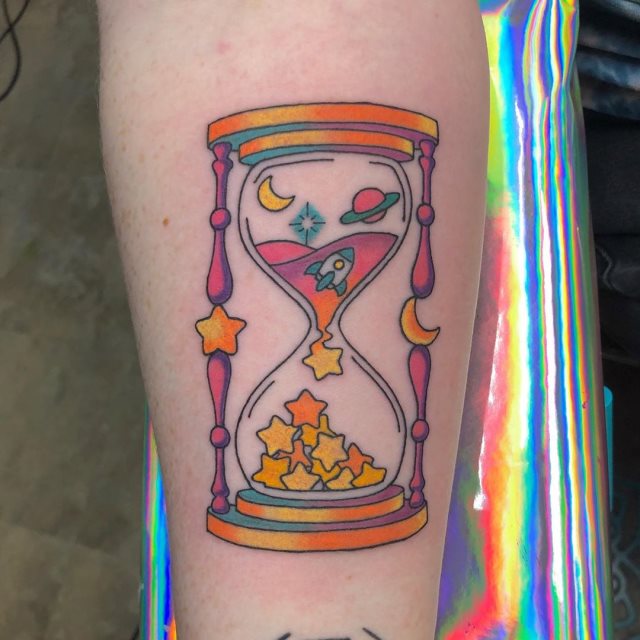 tattoo femenino reloj de arena 28