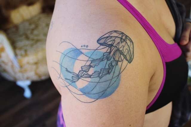 tattoo femenino trazos lineas finas 32