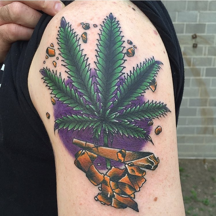 tatuaje cannabis304