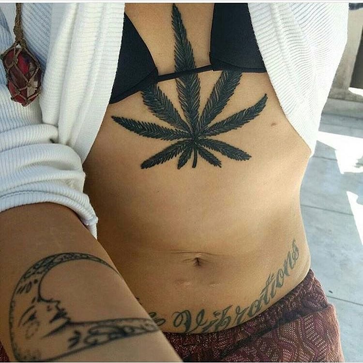 tatuaje cannabis336
