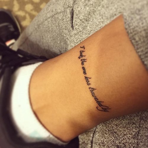 Tatuajes en cursiva: Letras, nombres o frases