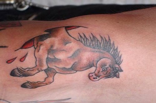 tatuaje caballo 501