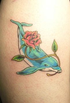 tatuaje delfin 512