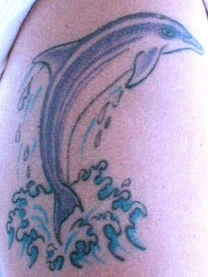 tatuaje delfin 535