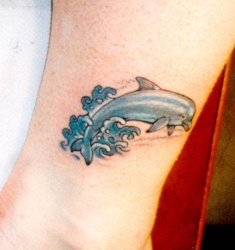 Fotos con 105 tatuajes de delfines