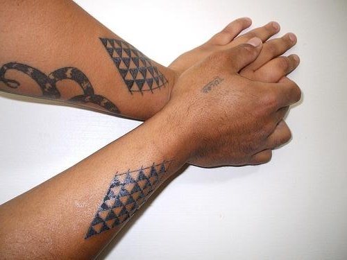 tatuaje hawaiano 1063