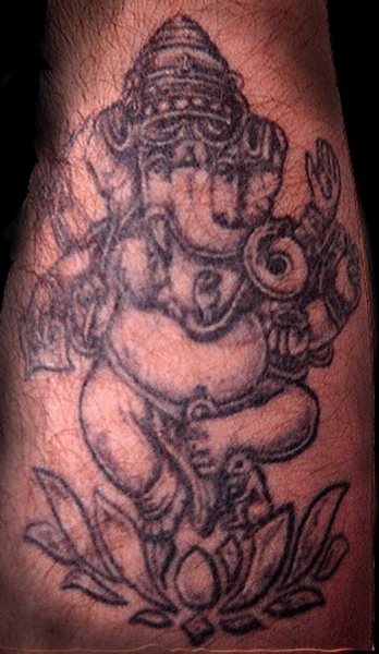tatuaje hindu 1010