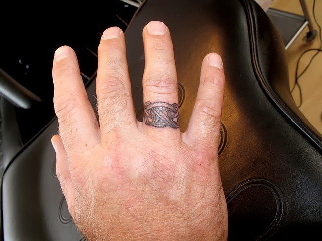 tatuaje anillo 29