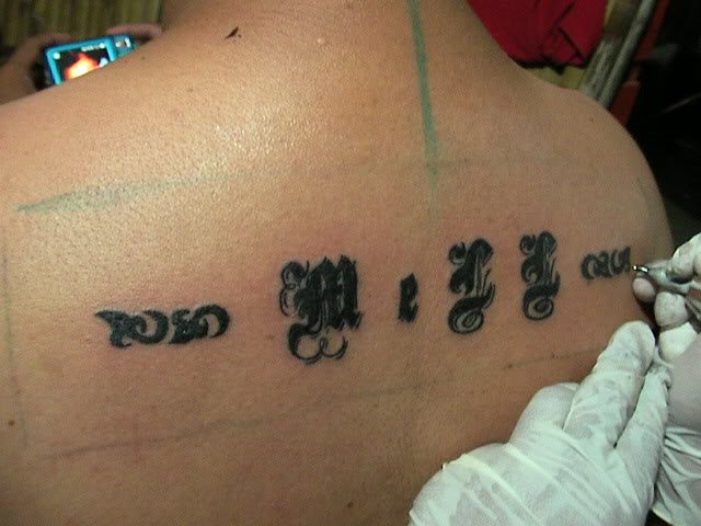 tatuaje nombre 53