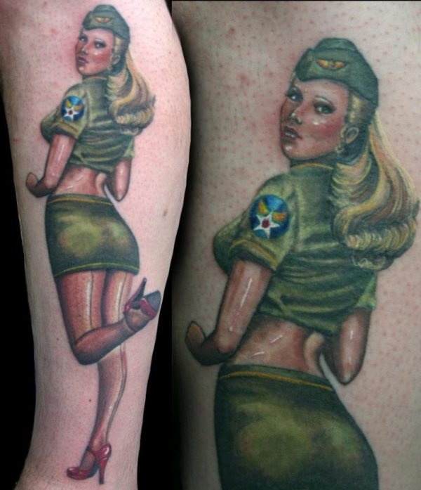 Diseo de una pin up vestida de militar, aunque no parece tanto una pin up, ya que le faltan detalles propios de stas como es mayor colorido, sensualidad y una expresin facial ms potente