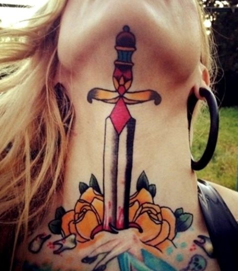 Asombroso el lugar en el que esta chica se ha hecho el tatuaje, poco comn y nada discreto