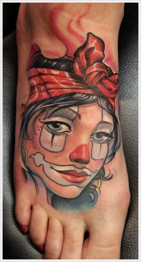 Bonita mujer caracterizada como un payaso en la que predomina el gran realismo conseguido en el dibujo de la boca y los labios, al igual que tiene uno ojos muy típicos ce los comics, nos gusta mucho el toque distintivo y diferente del pañuelo rojo en el pelo