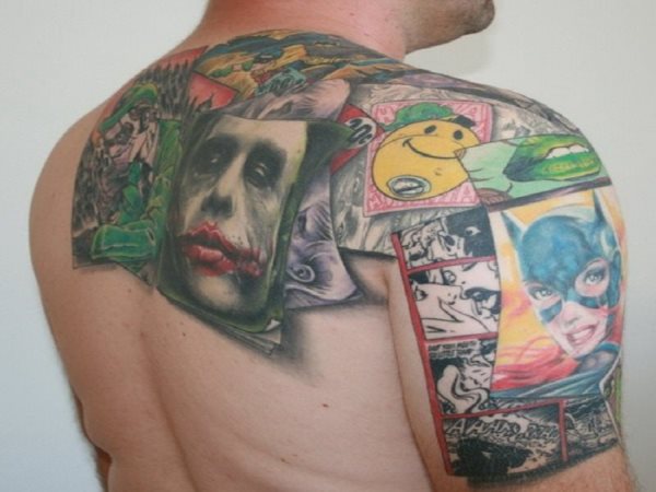 Este tatuaje es de un amante del mundo del cmic, se ven distintas escenas de personajes de cmic tatuados sobre el hombro y el brazo