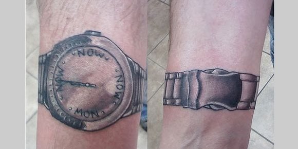 Original tatuaje de un reloj