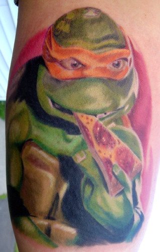 Tattoo de una de las Tortugas Ninja, en concreto Michelangelo