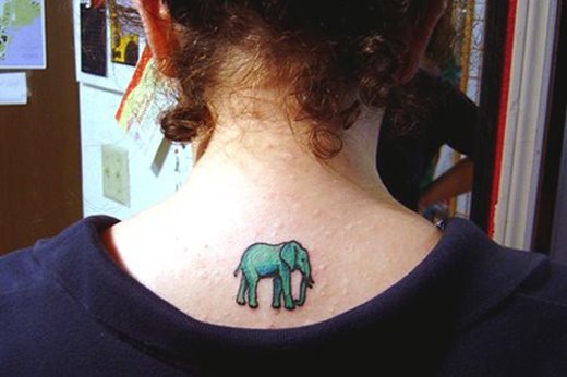 Elefante en tonos verdosos