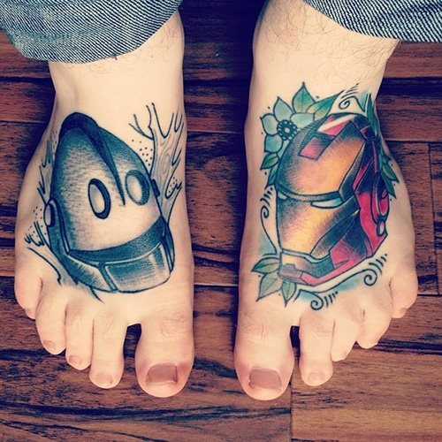 Simpáticos tatuajes del mundo del comic para el que se ha dibujado un fondo que nada tiene que ver con estos personajes, sin duda estamos ante un tatuaje original y muy distintivo que nos dicen bastante acerca de los gustos de la persona que se ha tatuado