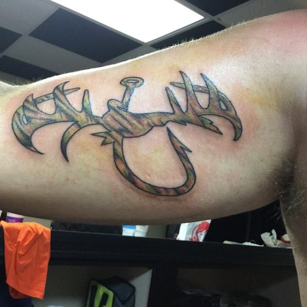 tatuaje caza cazador 381