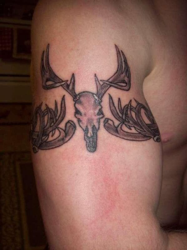 tatuaje caza cazador 543