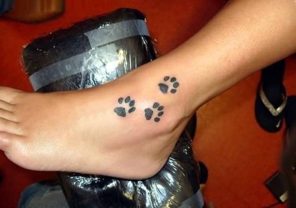 tatuaje huella perro 91