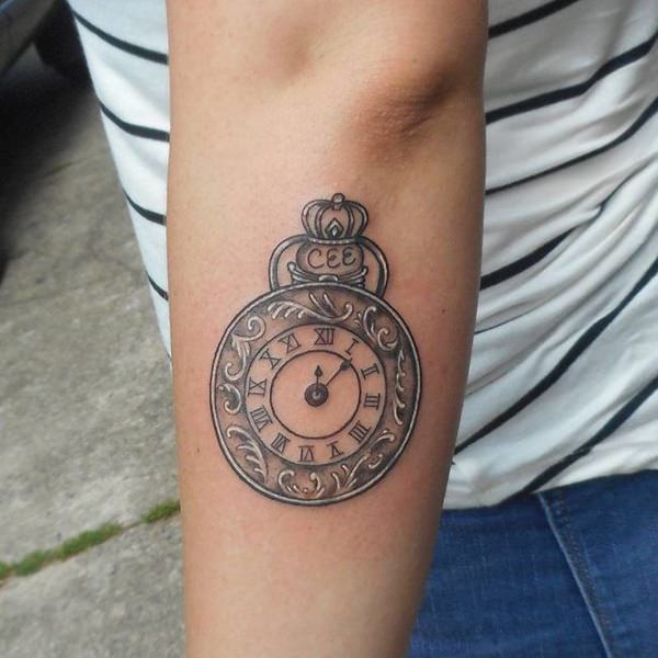 tatuaje reloj de bolsillo 33