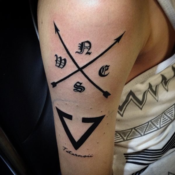 tatuaje triangulo 99