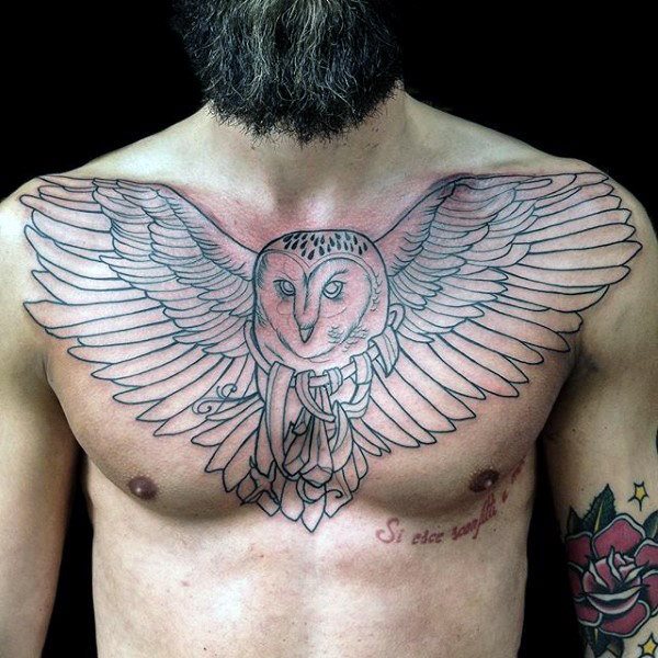 impresionante tatuaje buho hombre 09
