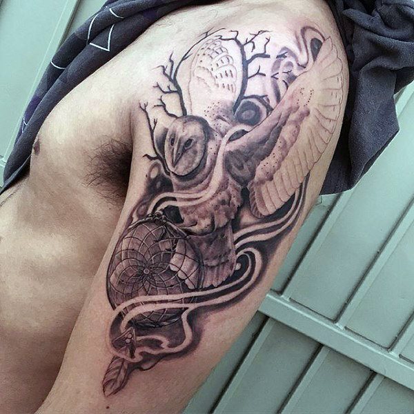 impresionante tatuaje buho hombre 24