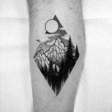 tatuaje arbol de lineas para hombre 15