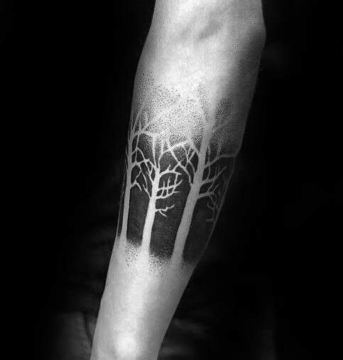 tatuaje arbol de lineas para hombre 41