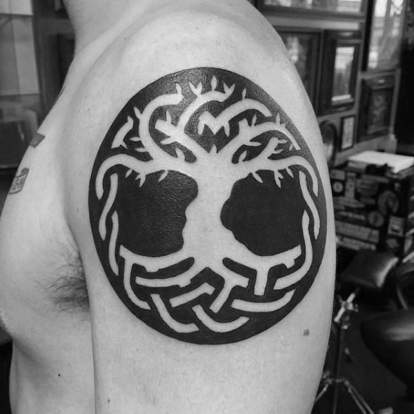 tatuaje arbol vida para hombre 05