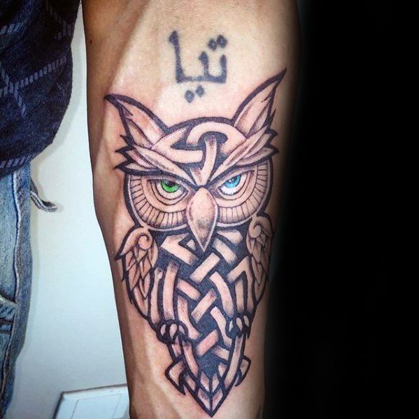 tatuaje buho celta para hombre 25