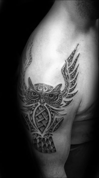 tatuaje buho tribal para hombre 05