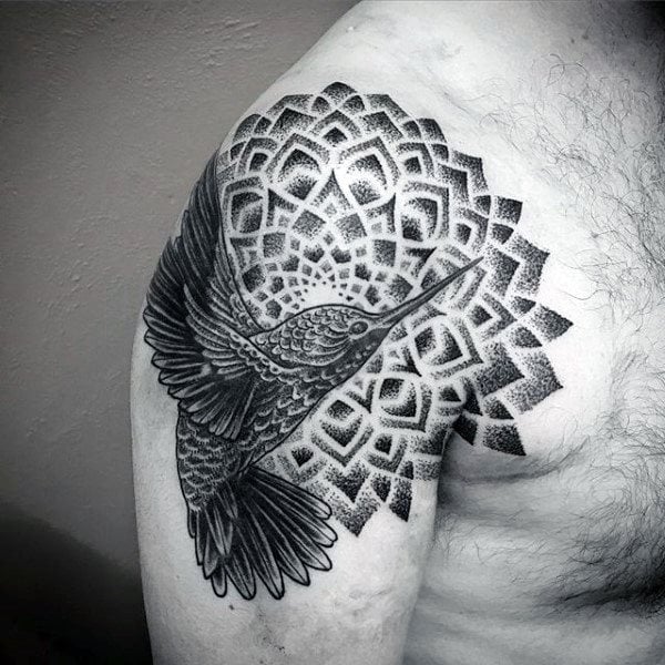 tatuaje colibri para hombre 22