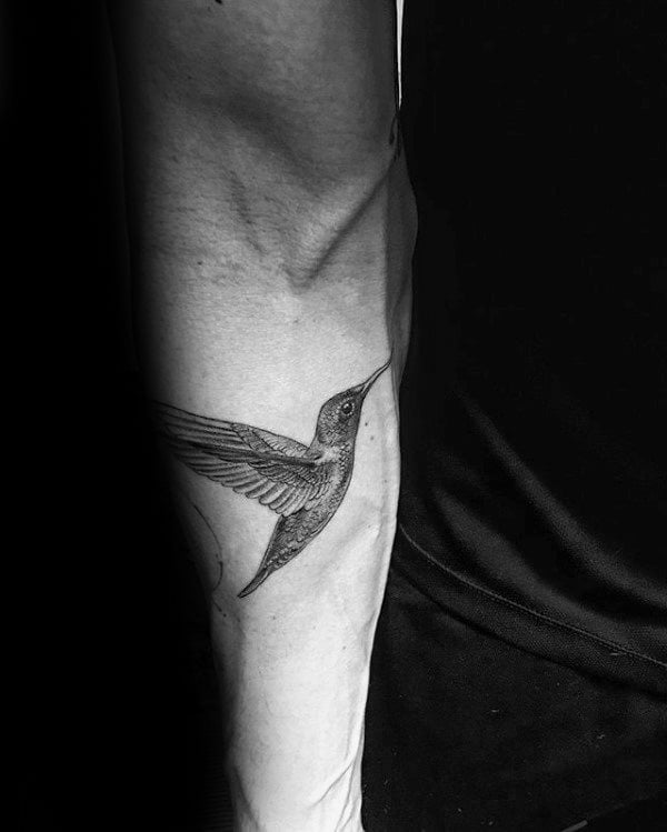 tatuaje colibri para hombre 43