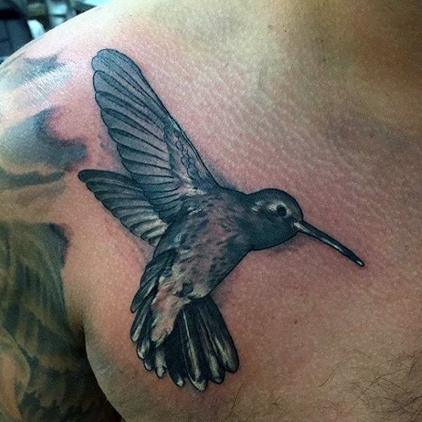 tatuaje colibri para hombre 55
