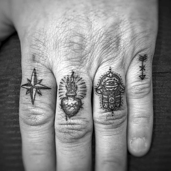 tatuaje dedos para hombre 15