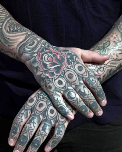 tatuaje dedos para hombre 18