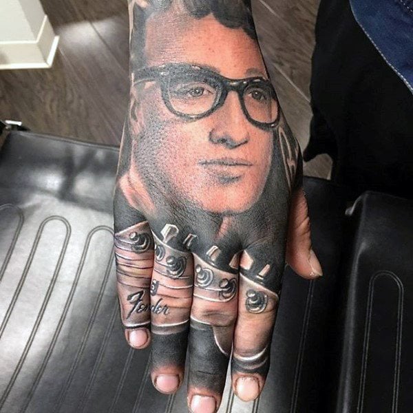 tatuaje dedos para hombre 19